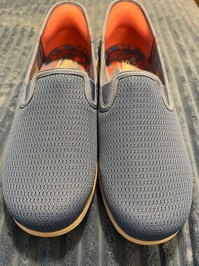 Women’s Skechers slip-ins periwinkle with pink lining
